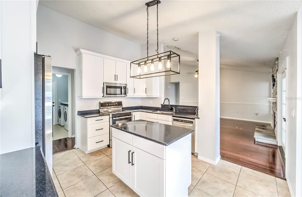 Recently Sold: $294,900 (3 beds, 2 baths, 1638 Square Feet)