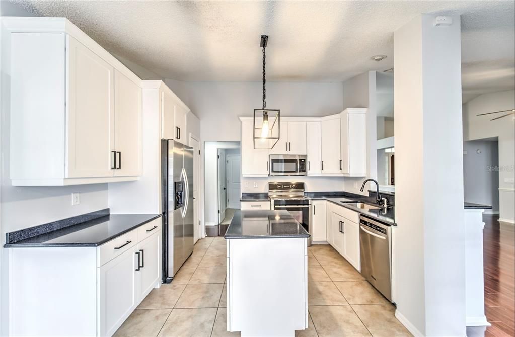 Recently Sold: $294,900 (3 beds, 2 baths, 1638 Square Feet)