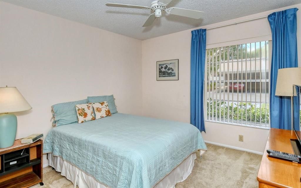 Recently Sold: $174,900 (2 beds, 2 baths, 1438 Square Feet)