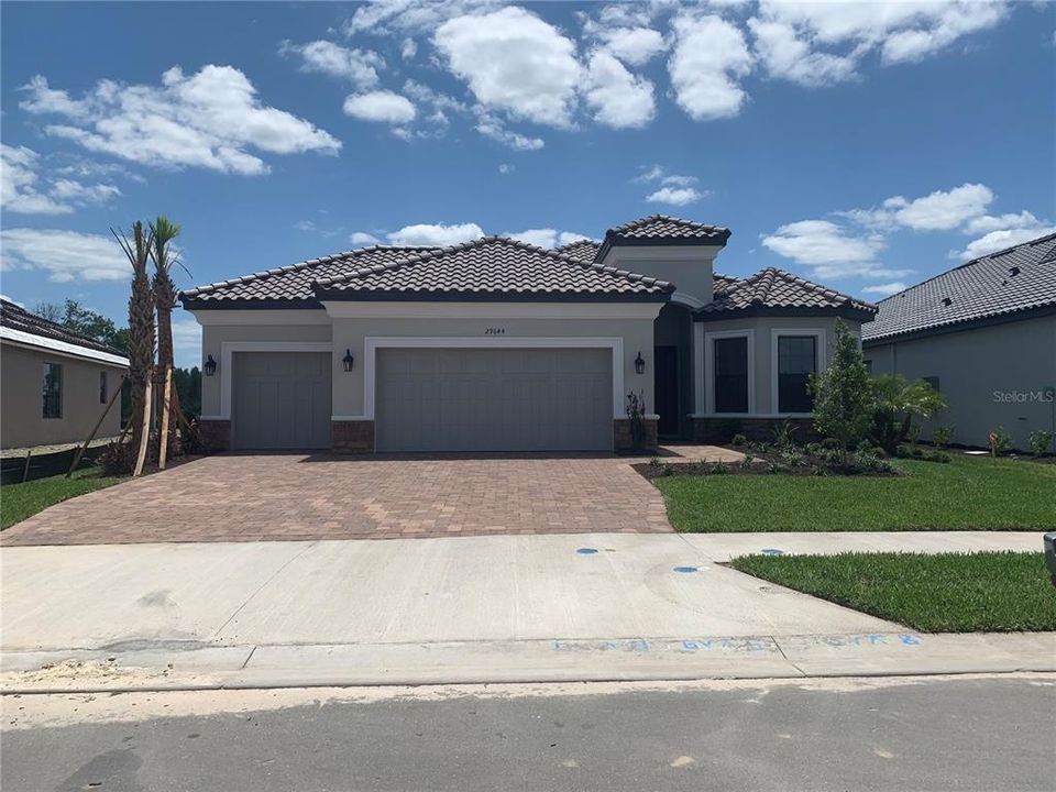 Recently Sold: $599,198 (3 beds, 3 baths, 2275 Square Feet)