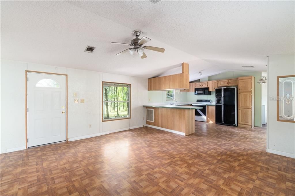 Recently Sold: $132,500 (3 beds, 2 baths, 1056 Square Feet)
