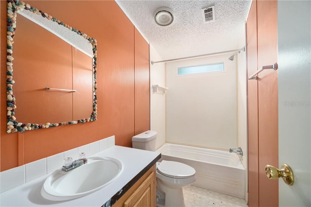 最近售出: $132,500 (3 贝兹, 2 浴室, 1056 平方英尺)
