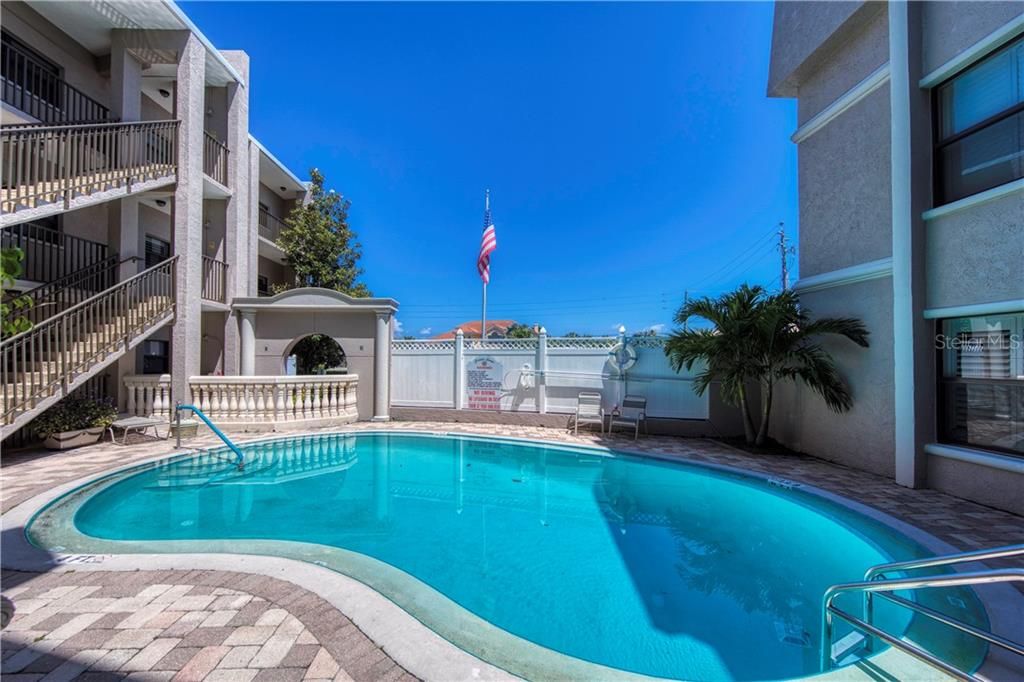 Recently Sold: $450,000 (2 beds, 2 baths, 1108 Square Feet)