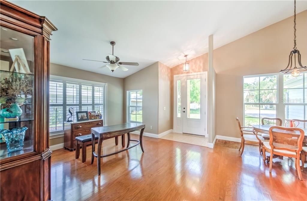 Recently Sold: $625,000 (3 beds, 2 baths, 1784 Square Feet)