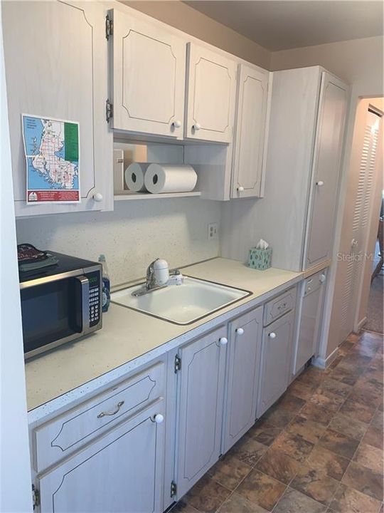 Recently Sold: $82,000 (1 beds, 1 baths, 835 Square Feet)
