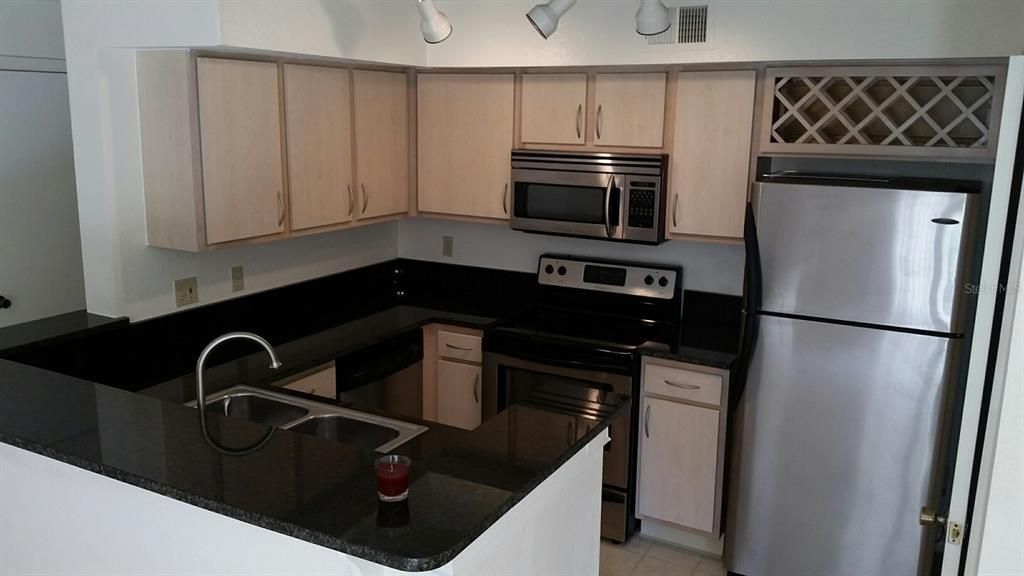 Recently Rented: $1,350 (2 beds, 2 baths, 1080 Square Feet)