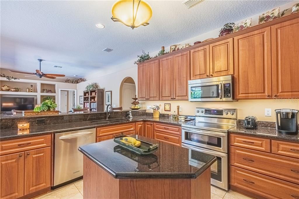 Recently Sold: $675,000 (4 beds, 3 baths, 2981 Square Feet)