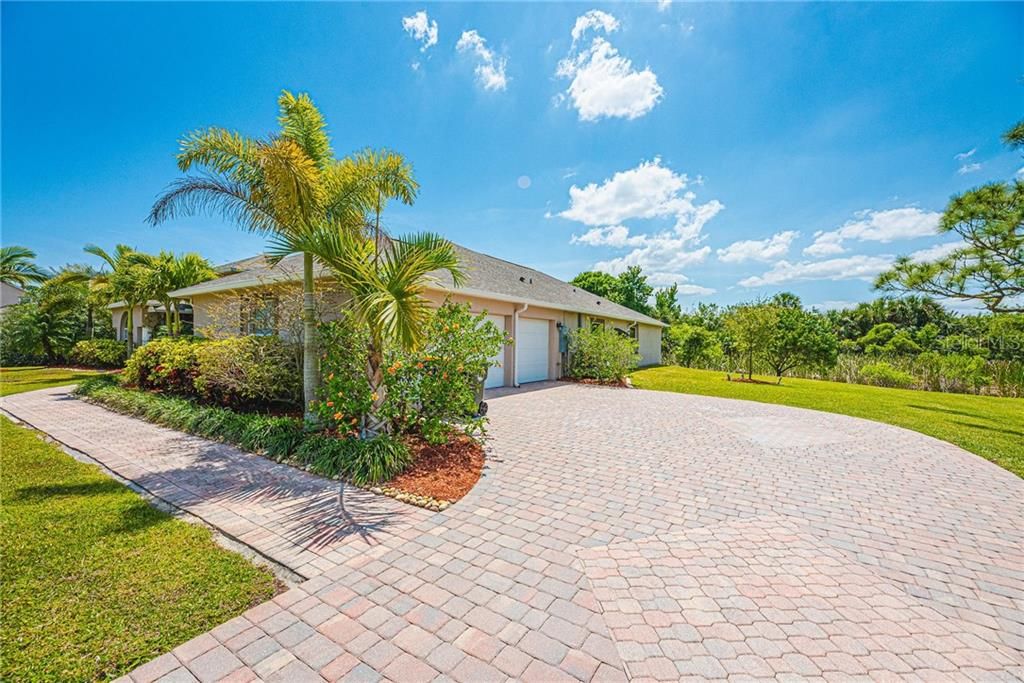 Recently Sold: $675,000 (4 beds, 3 baths, 2981 Square Feet)