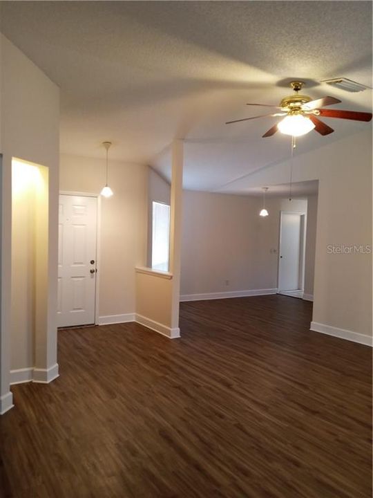 Recently Rented: $1,400 (3 beds, 2 baths, 1268 Square Feet)