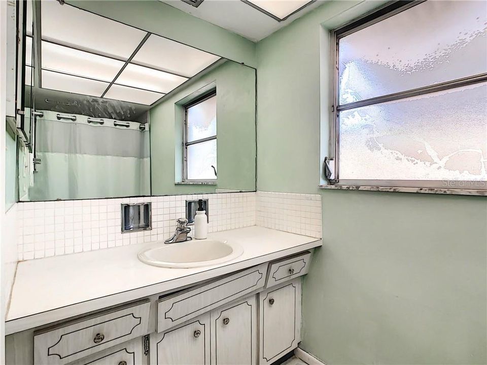 最近售出: $289,000 (2 贝兹, 2 浴室, 1596 平方英尺)