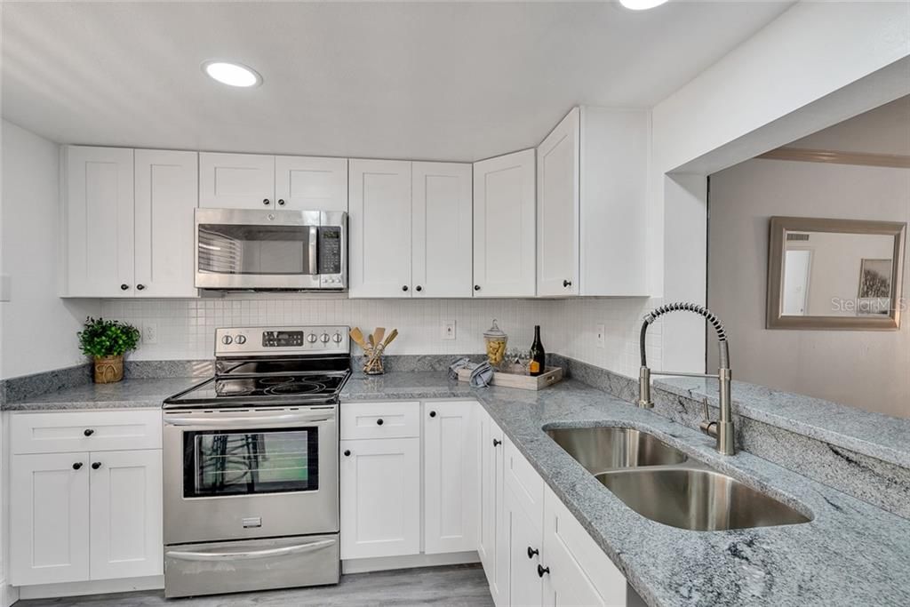Recently Sold: $215,000 (2 beds, 2 baths, 1250 Square Feet)