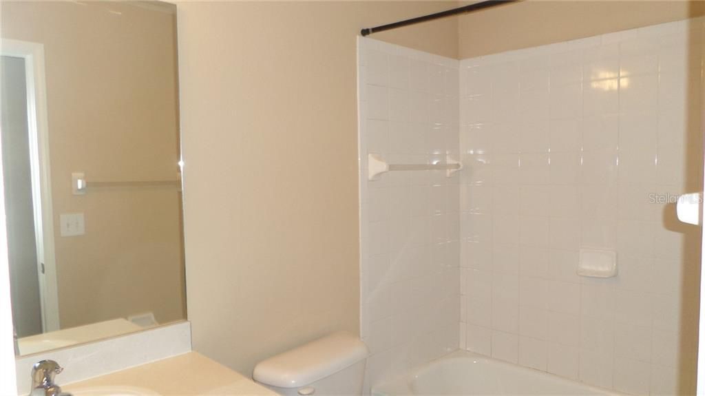 最近售出: $165,000 (3 贝兹, 2 浴室, 1206 平方英尺)