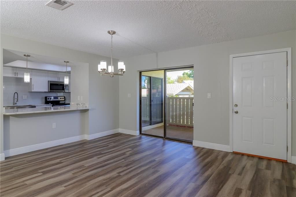 Recently Sold: $299,000 (3 beds, 2 baths, 1695 Square Feet)