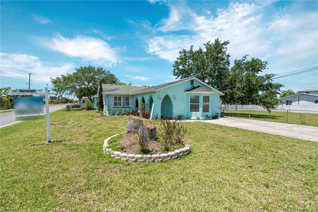 Recently Sold: $299,900 (3 beds, 2 baths, 1176 Square Feet)