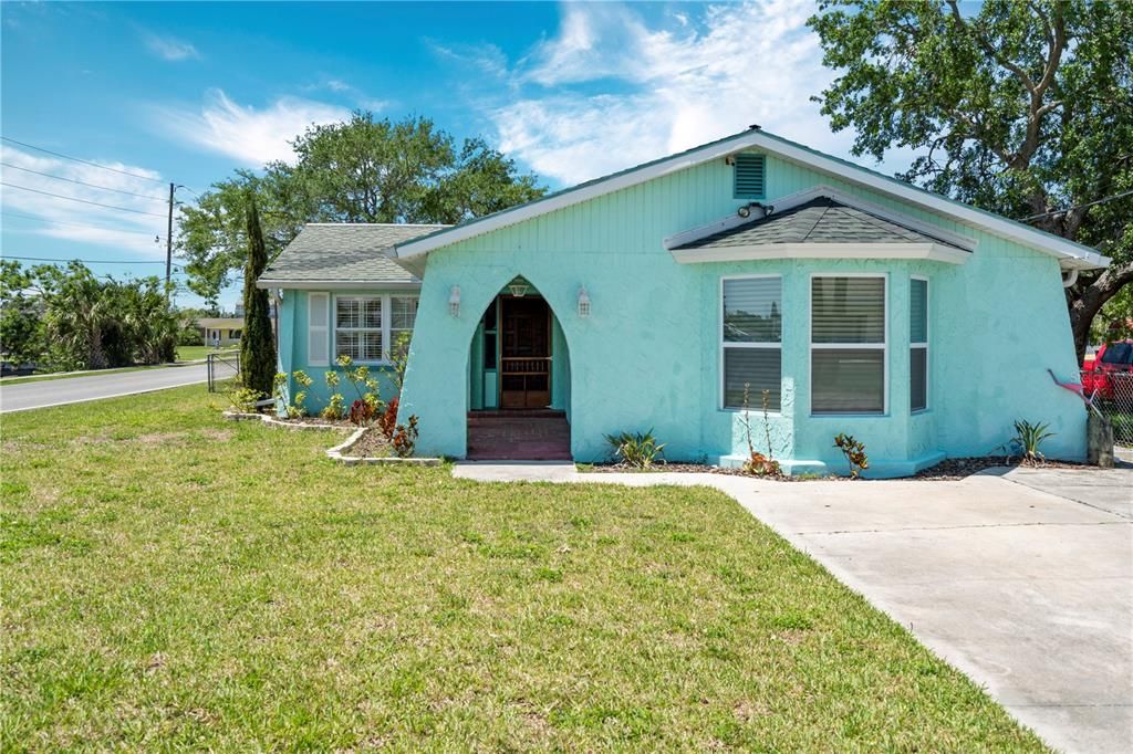 Recently Sold: $299,900 (3 beds, 2 baths, 1176 Square Feet)