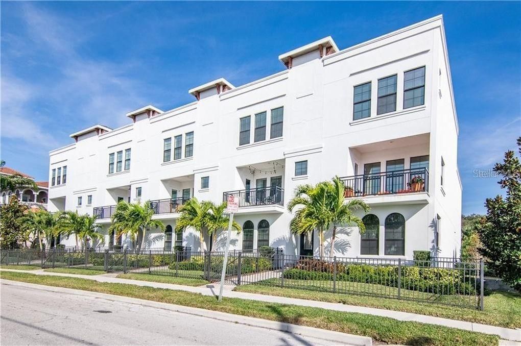 Recently Sold: $765,000 (3 beds, 3 baths, 2550 Square Feet)
