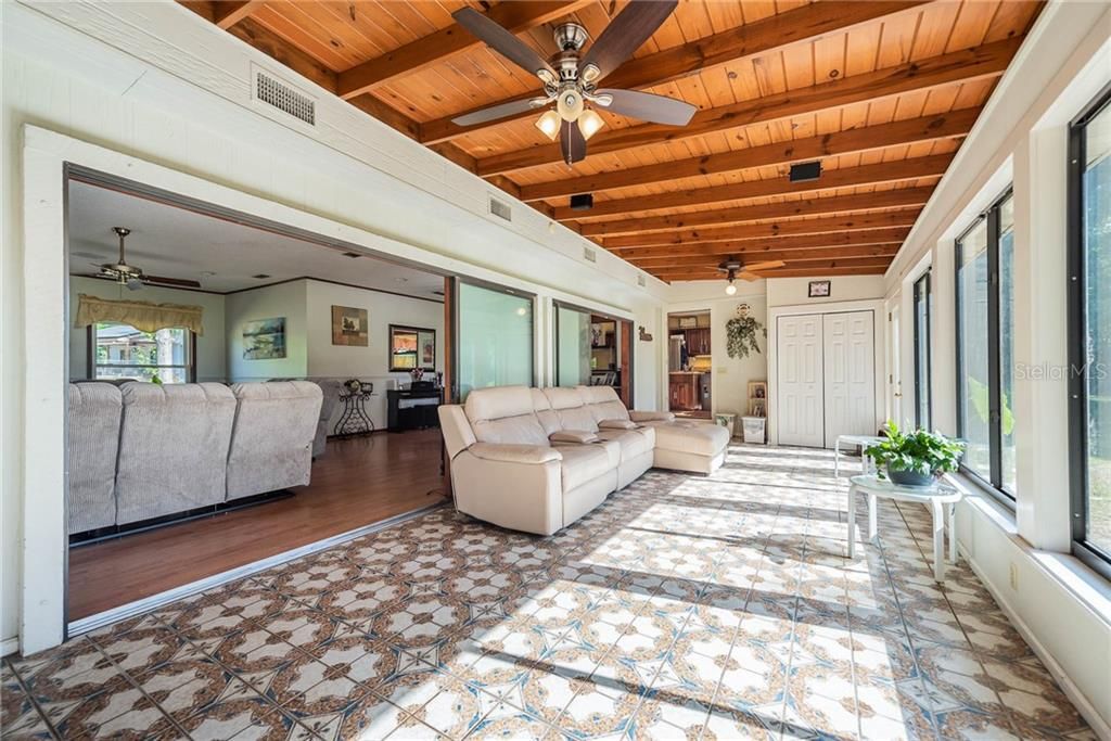 Recently Sold: $575,000 (5 beds, 4 baths, 3316 Square Feet)
