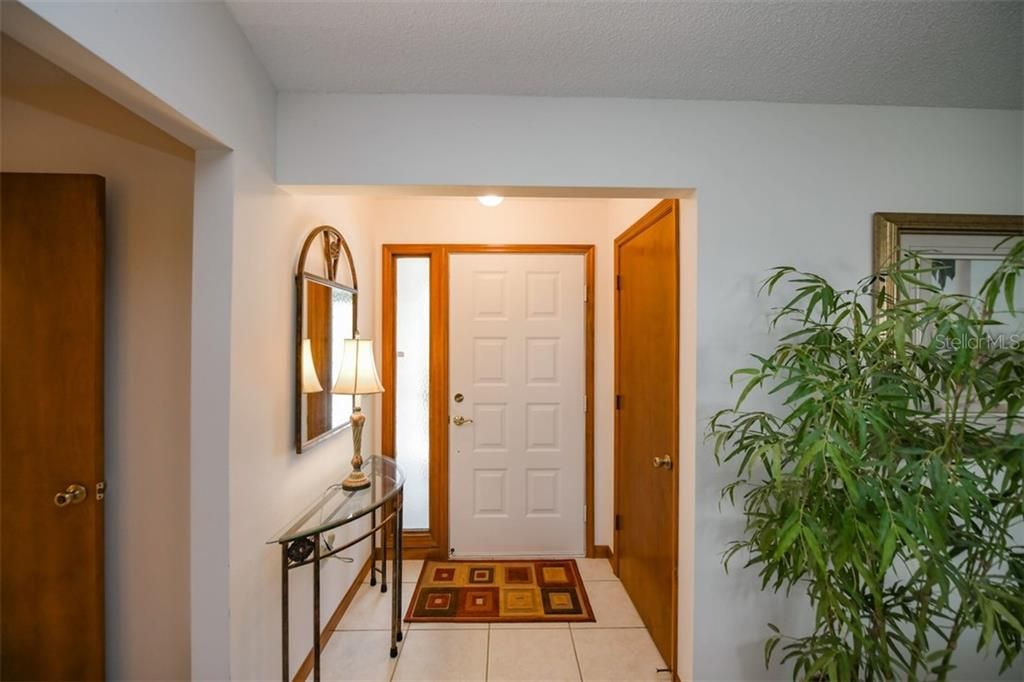 Recently Sold: $239,000 (2 beds, 2 baths, 1376 Square Feet)