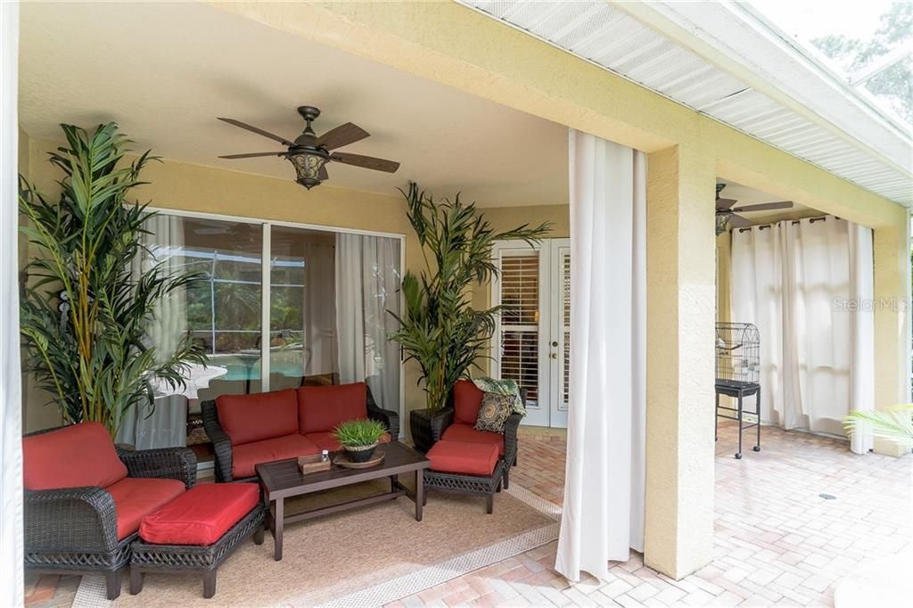 Recently Sold: $575,000 (4 beds, 3 baths, 3251 Square Feet)