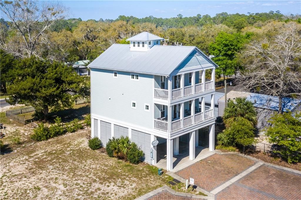 Recently Sold: $1,900,000 (3 beds, 3 baths, 1888 Square Feet)