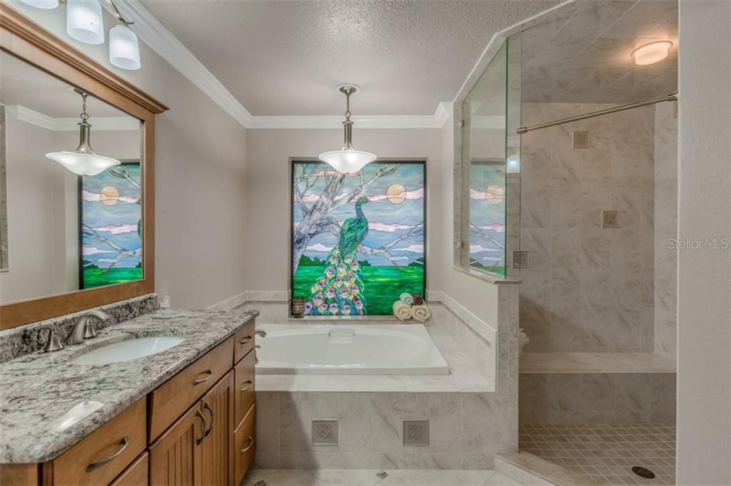 最近售出: $594,900 (4 贝兹, 3 浴室, 2873 平方英尺)