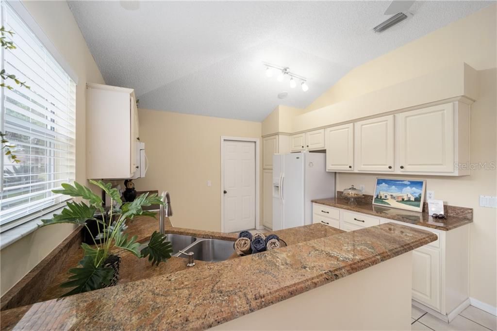 Recently Sold: $252,900 (2 beds, 2 baths, 1248 Square Feet)