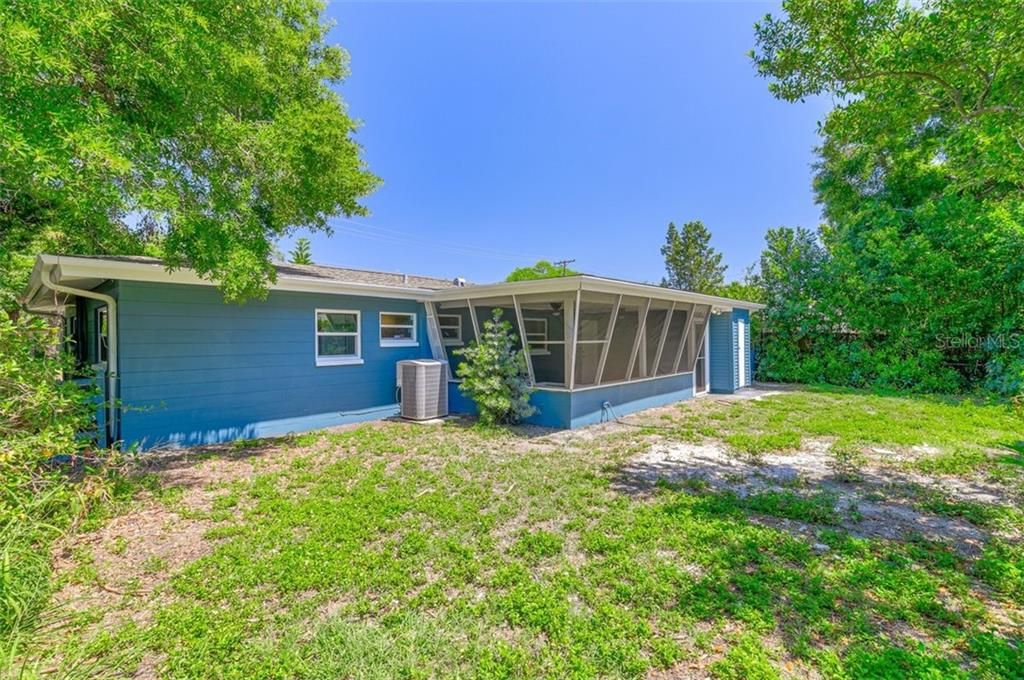 Recently Sold: $375,000 (3 beds, 1 baths, 1274 Square Feet)