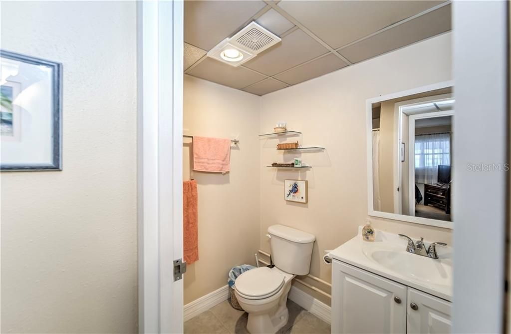 最近售出: $74,900 (2 贝兹, 2 浴室, 960 平方英尺)