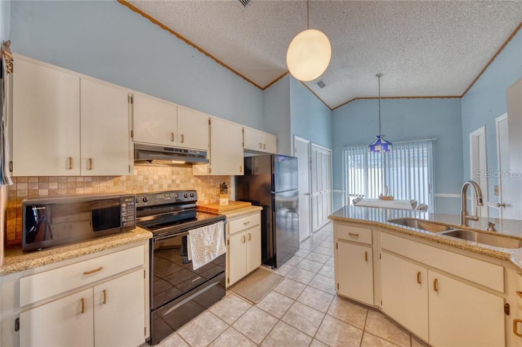 Recently Sold: $315,000 (3 beds, 2 baths, 1422 Square Feet)