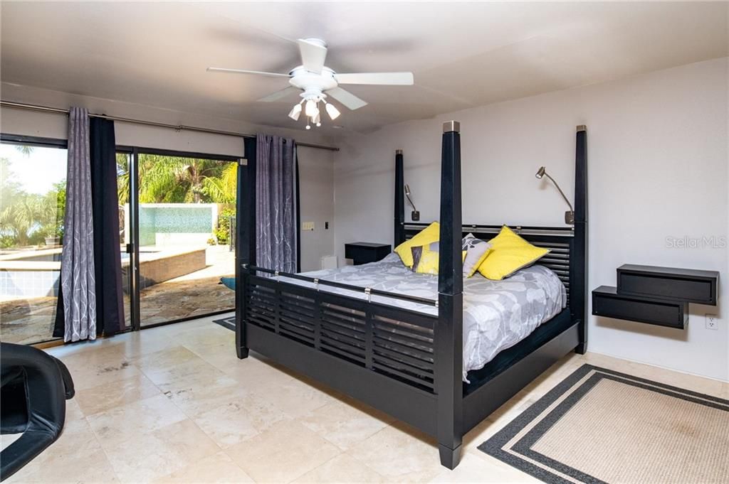 Recently Sold: $1,650,000 (2 beds, 2 baths, 4132 Square Feet)