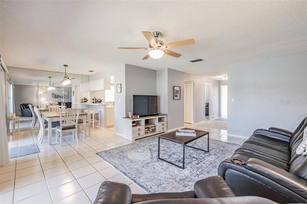 Recently Sold: $295,000 (4 beds, 2 baths, 1550 Square Feet)