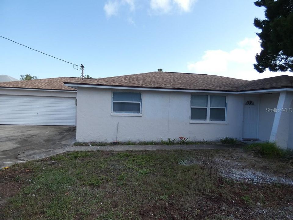 Recently Sold: $330,000 (3 beds, 2 baths, 1353 Square Feet)