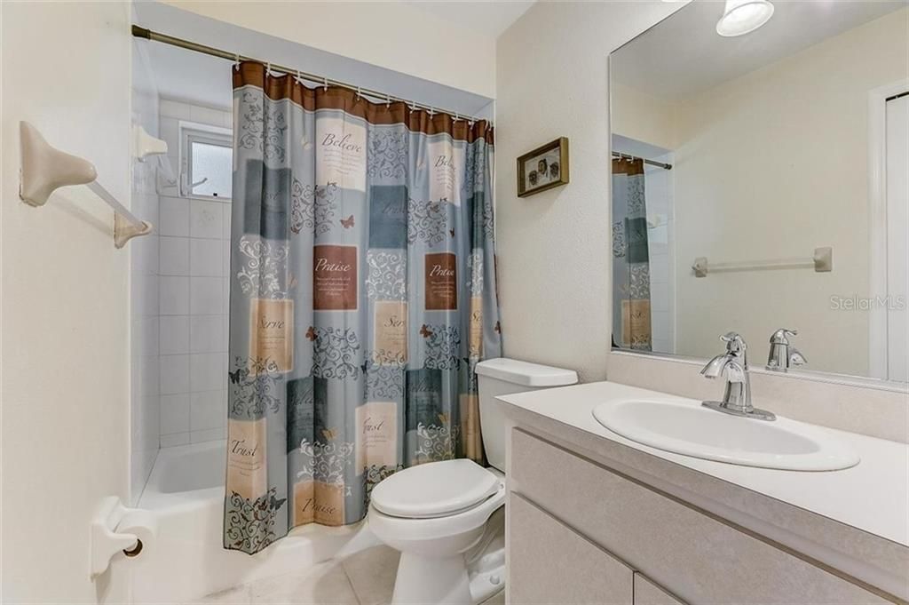 最近售出: $238,000 (3 贝兹, 2 浴室, 1424 平方英尺)