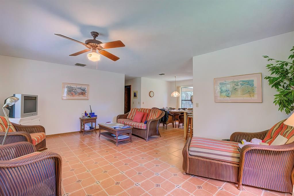 Recently Sold: $895,000 (3 beds, 2 baths, 2566 Square Feet)