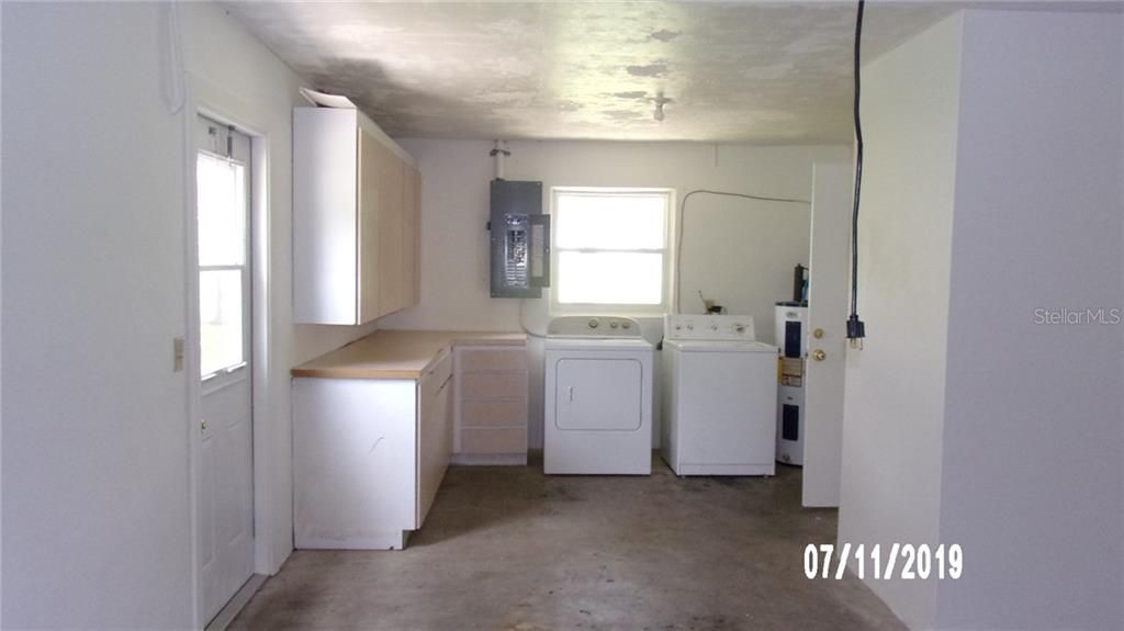 Recently Rented: $1,095 (2 beds, 1 baths, 1088 Square Feet)