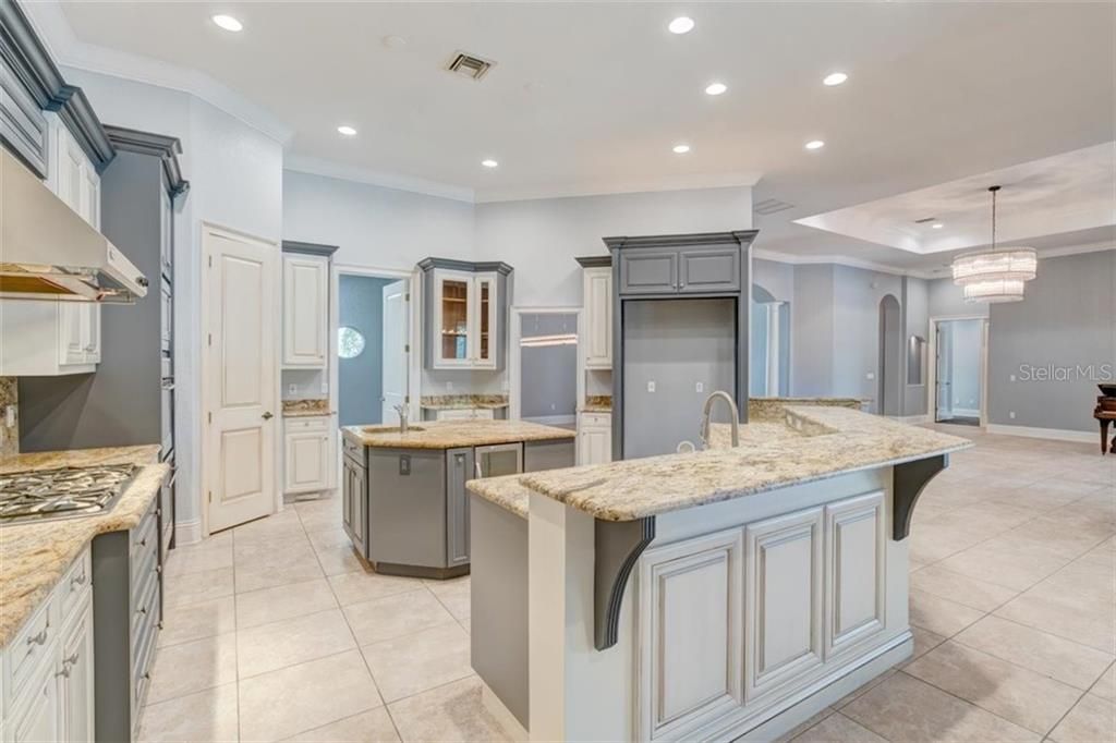 Recently Sold: $1,500,000 (5 beds, 4 baths, 5314 Square Feet)