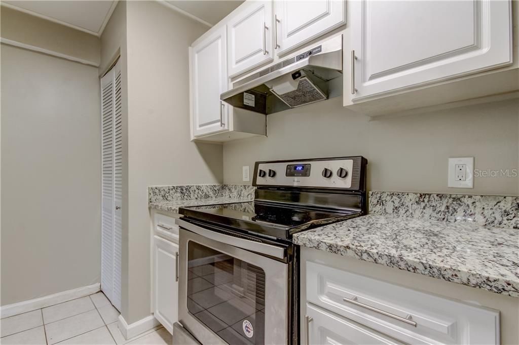 Recently Rented: $995 (1 beds, 1 baths, 800 Square Feet)