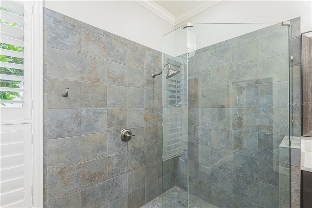 最近售出: $750,000 (5 贝兹, 3 浴室, 3482 平方英尺)