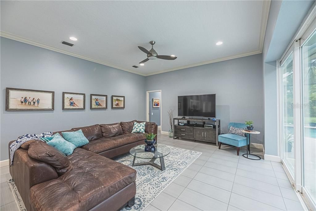 Recently Sold: $750,000 (5 beds, 3 baths, 3482 Square Feet)