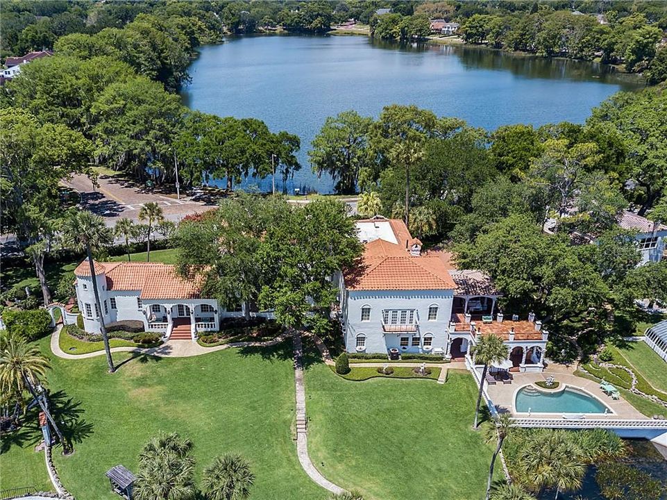 Recently Sold: $3,850,000 (7 beds, 5 baths, 9114 Square Feet)