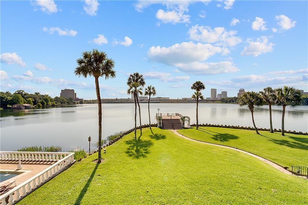 Recently Sold: $3,850,000 (7 beds, 5 baths, 9114 Square Feet)