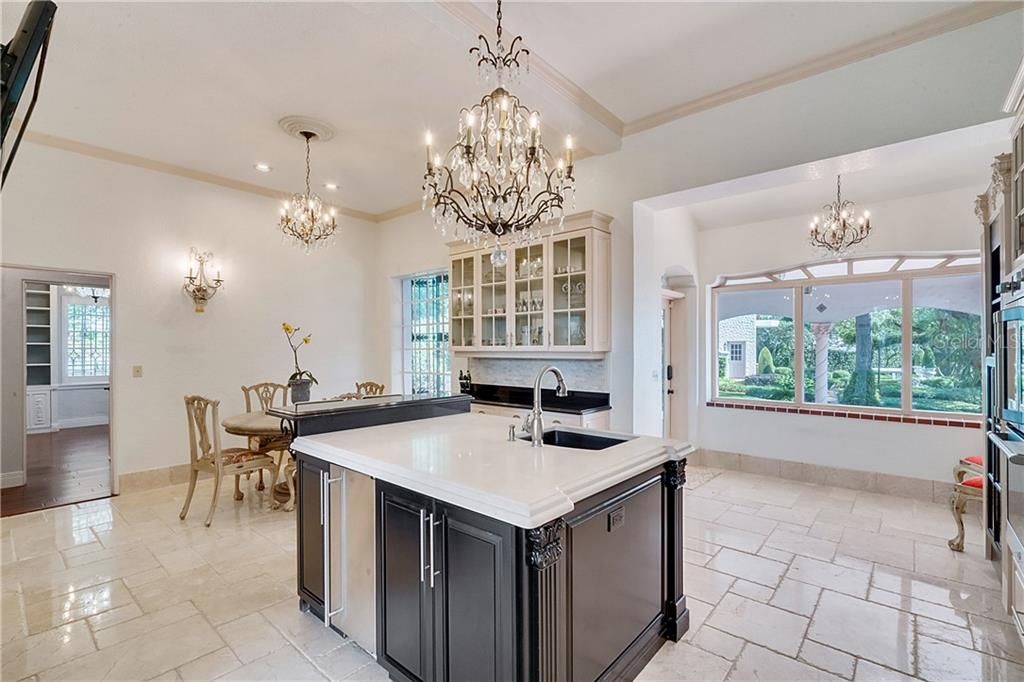 Recently Sold: $3,850,000 (7 beds, 5 baths, 9114 Square Feet)