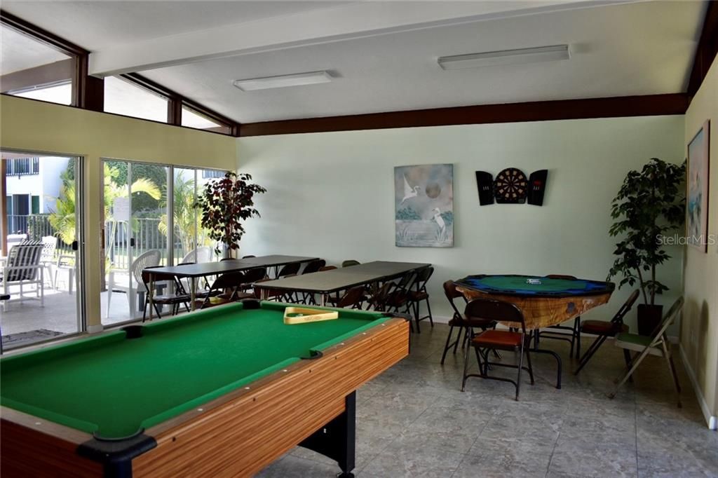 Clubhouse Pool Table/Card table