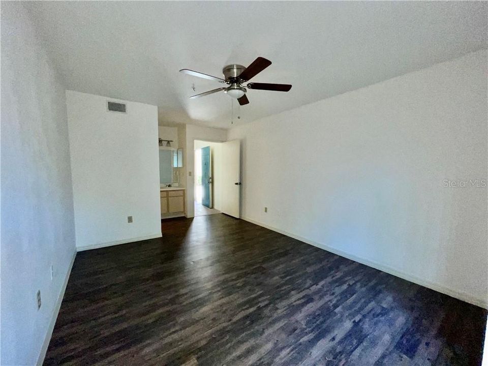 Recently Sold: $115,000 (2 beds, 2 baths, 1080 Square Feet)