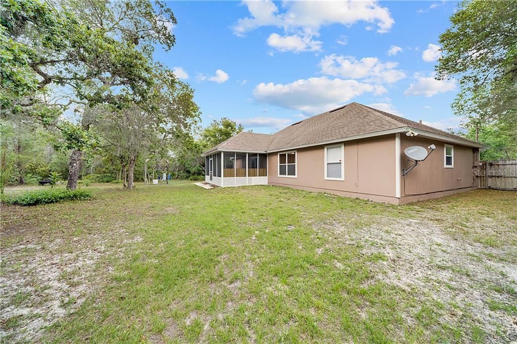 Recently Sold: $324,900 (3 beds, 2 baths, 1556 Square Feet)