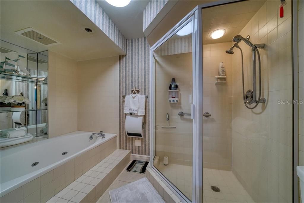 Недавно продано: $798,000 (2 спален, 2 ванн, 1670 Квадратных фут)