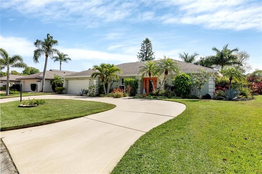 Recently Sold: $510,000 (3 beds, 3 baths, 2553 Square Feet)
