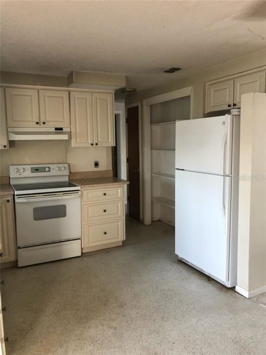 Recently Sold: $105,000 (2 beds, 1 baths, 988 Square Feet)