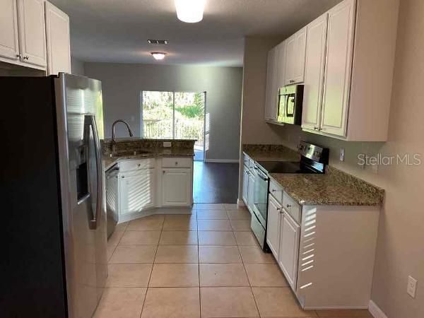 Recently Rented: $1,975 (4 beds, 2 baths, 1893 Square Feet)