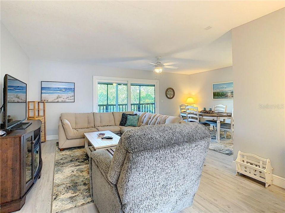 Recently Sold: $450,000 (2 beds, 2 baths, 1225 Square Feet)